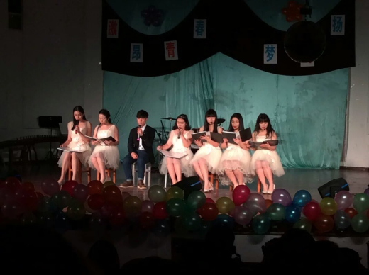 汉口学院传媒学院播音主持与网络新媒体联谊晚会 汉口学院传媒学院播音主持与网络新媒体联谊晚会